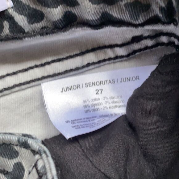 William Rast jeans. High Rise Ankle leopard print. Size 27. Excellent condition - Picture 4 of 10